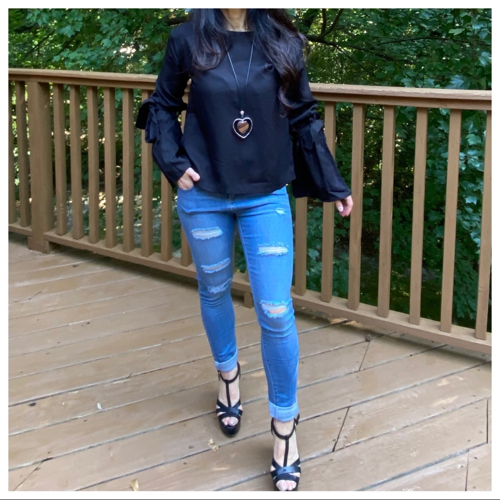 Black chic tie sleeves with split back Top - Picture 3 of 6